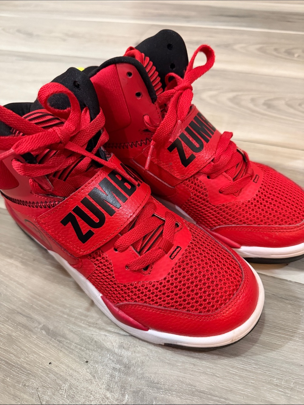 Zumba Fitness Red court 2.0 women Sneakers with Strap 7.5
